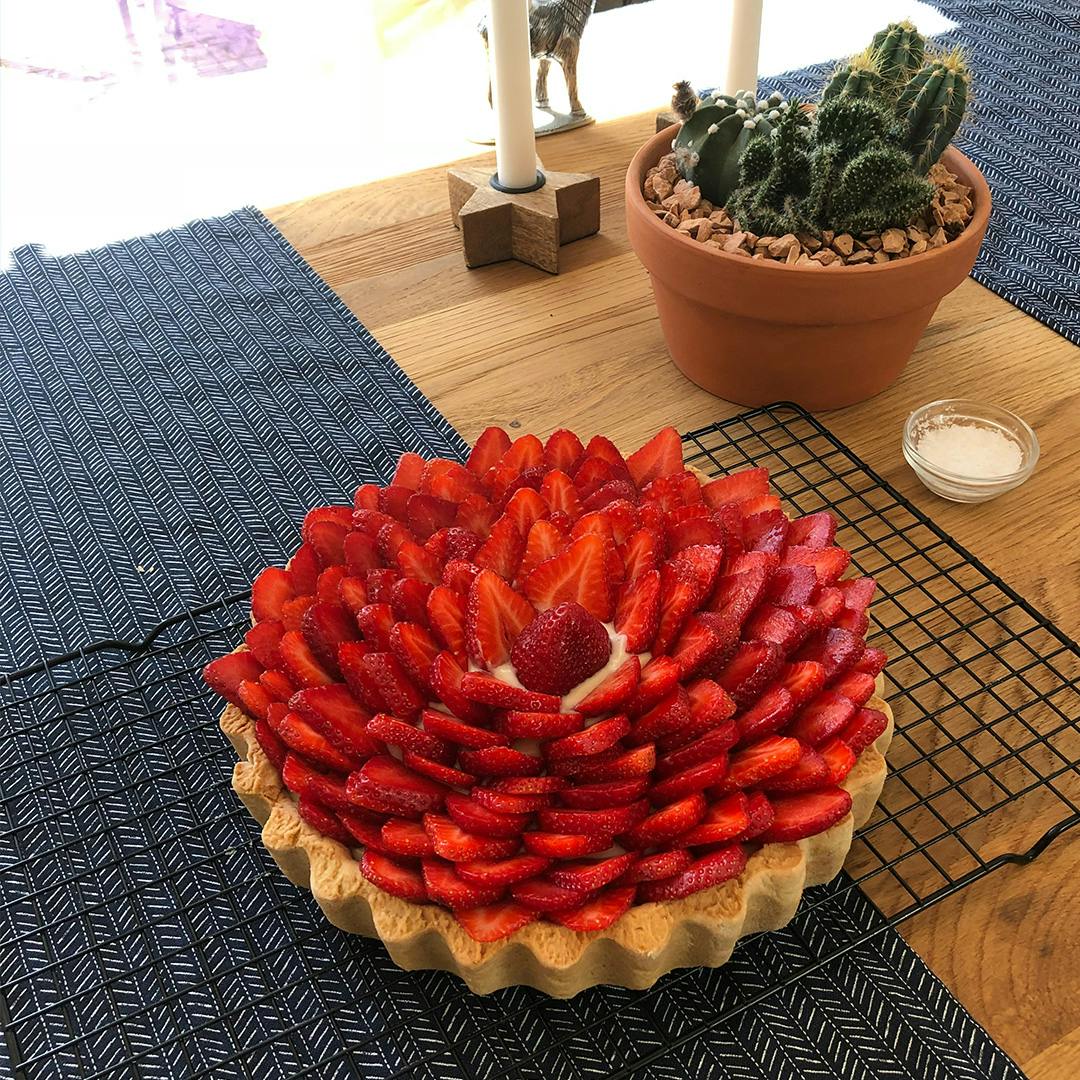 A photo of a strawberry tart